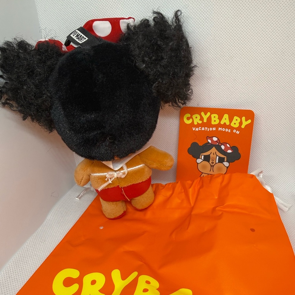CRYBABY Vacation Mode On Series-Vinyl
Plush Pendant- My Summer Vibe - Picture 3 of 11